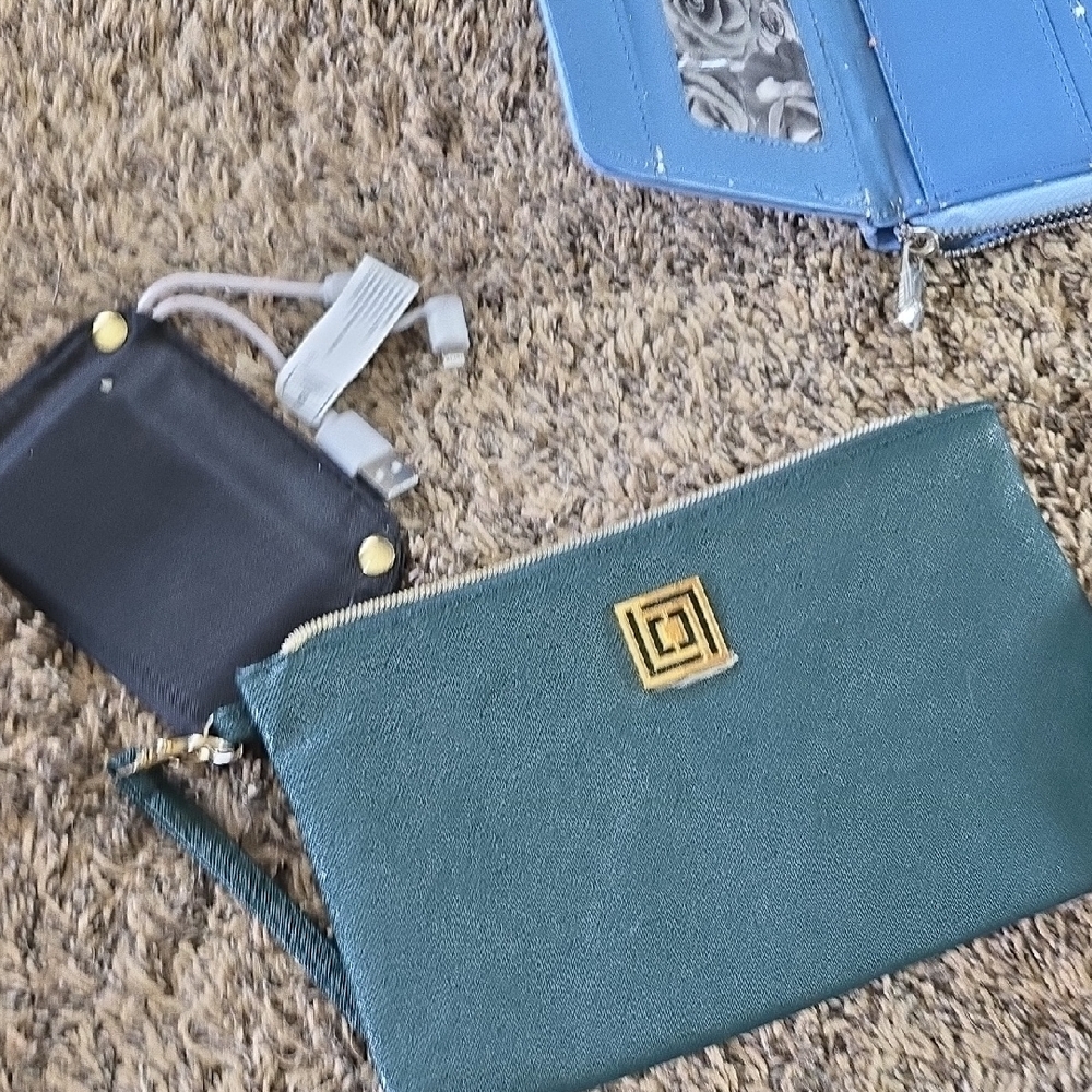 Assorted Wallet and Case Collection - Picture 5 of 8